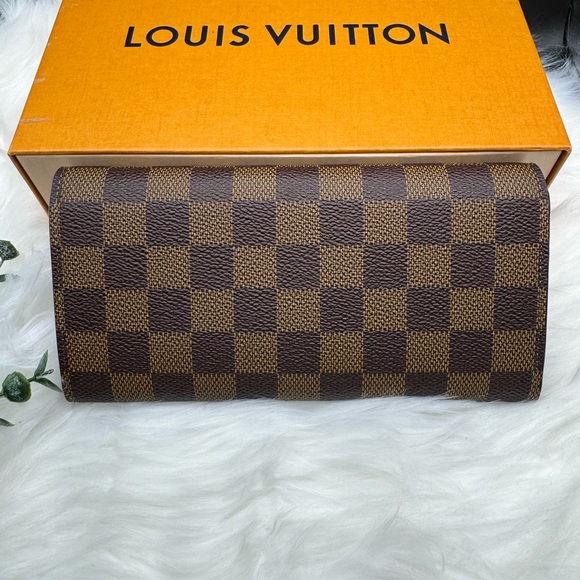 🌸SOLD🌸Louis Vuitton Emilie Wallet - Picture 10 of 16